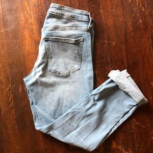 Gap Girlfriend Jeans - Light Wash